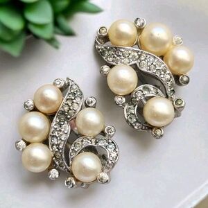 Vintage Signed JOMAZ Clear Rhinestone Faux Pearl Silvertone Clip-on Earrings